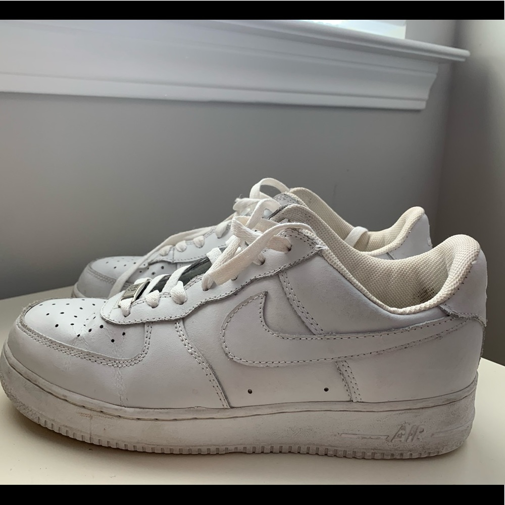 white low top air force 1’s